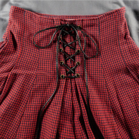 Alices pig high waist lace up skirt - Picture 4 of 7